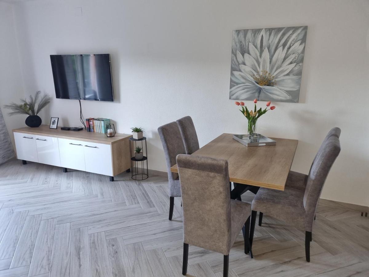 Apartments Ledic Krvavica Bagian luar foto