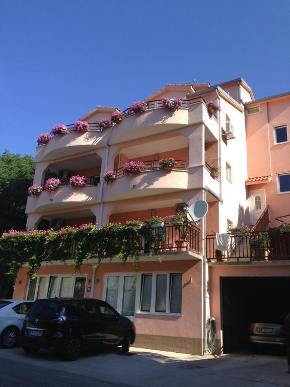 Apartments Ledic Krvavica Bagian luar foto