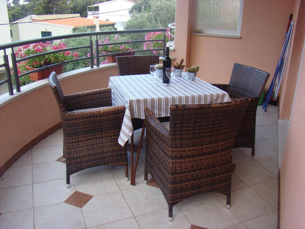 Apartments Ledic Krvavica Bagian luar foto