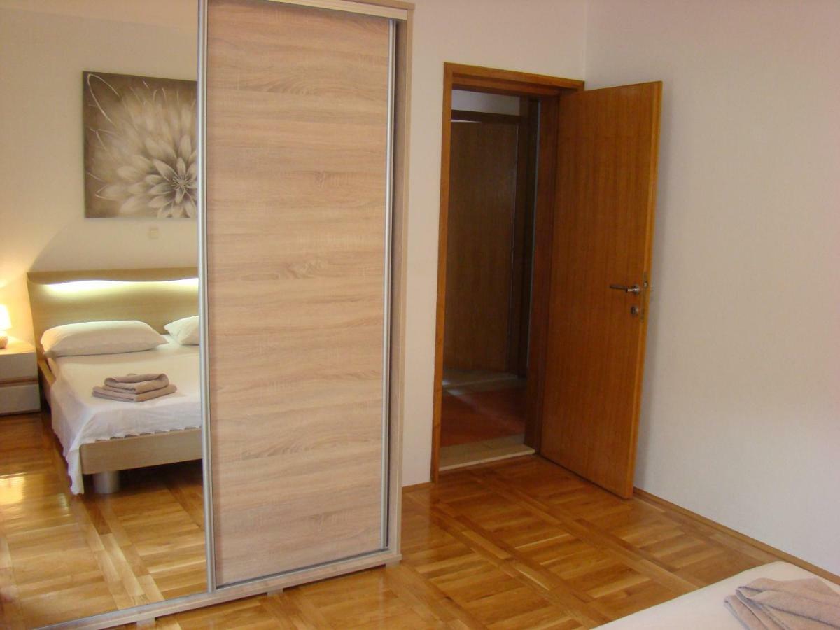 Apartments Ledic Krvavica Bagian luar foto