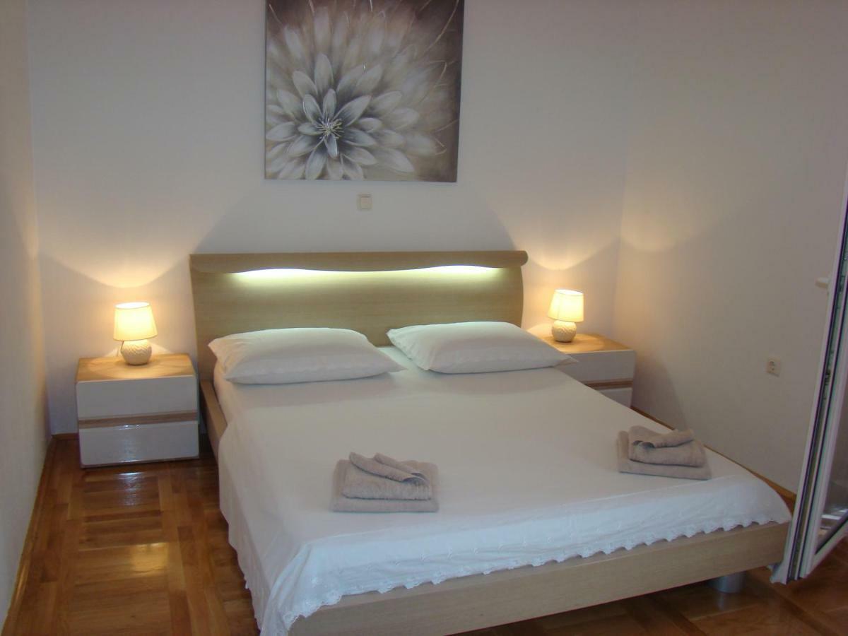 Apartments Ledic Krvavica Bagian luar foto
