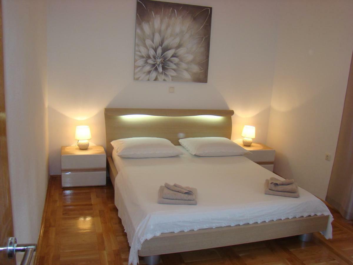 Apartments Ledic Krvavica Bagian luar foto